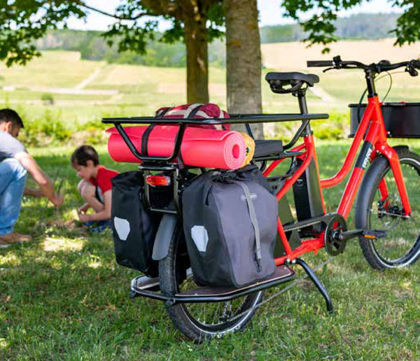 Chargement d'un vélo électrique longtail