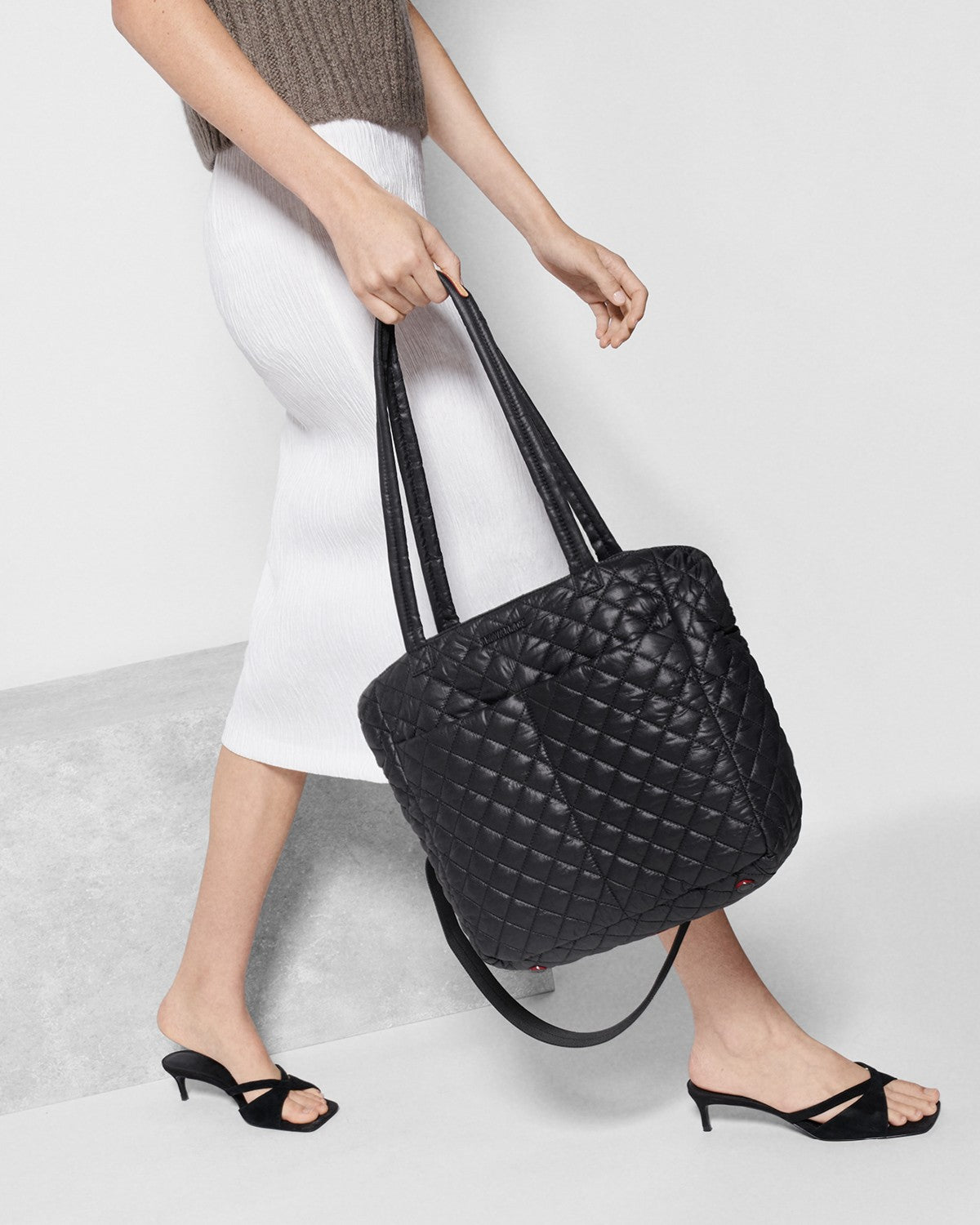 Black Small Metro Tote Deluxe