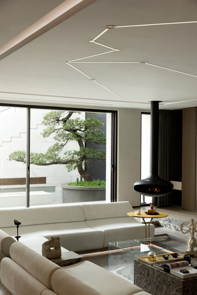 Italian Light Luxury Home Design