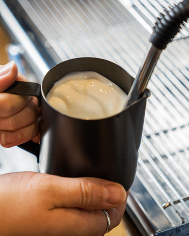 Steamed Milk vs Frothed Milk: What's the Difference?