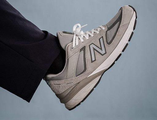 Photo des sneakers New Balance 990 V5 grises