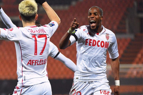 Photo de Sidibé célébrant un but avec l'AS Monaco