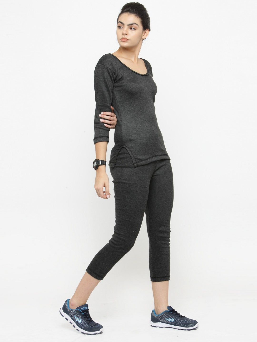 Ladies 3/4 Thermal Top and Lower Set For Use Winter Season Dark Gray With  Lines