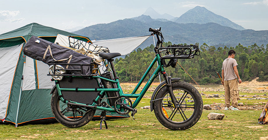 Fiido T2 e-bike chargé pour le camping