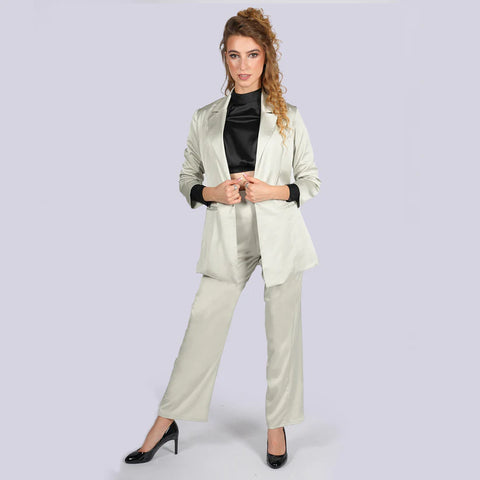 Dress for success - Luxurious Trendy Outfit for office