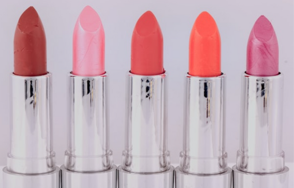 A variety of the best clean lipstick shades.