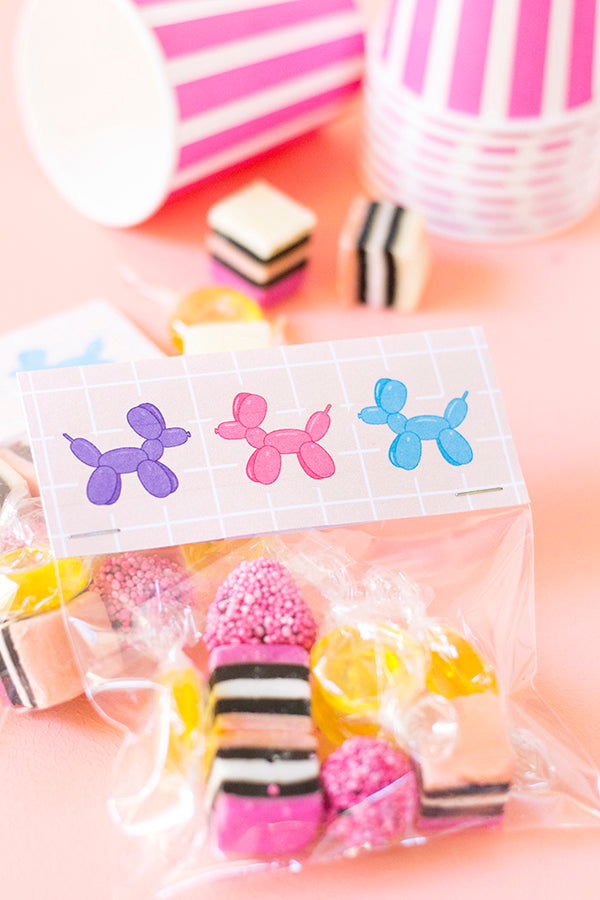 Printable balloon animal treat bag toppers - click through for the free file!