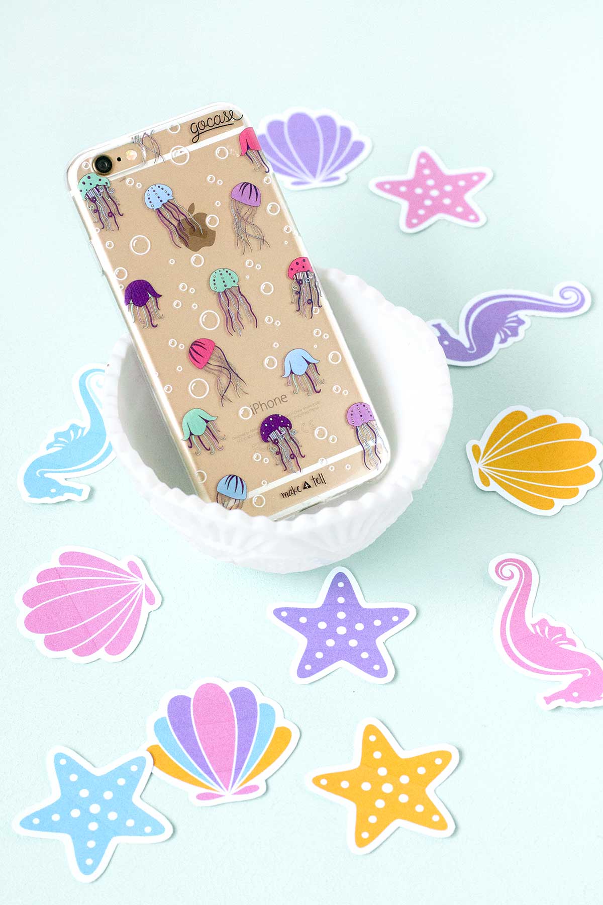 Jellyfish phone case. Design by Make and Tell, available from Gocase