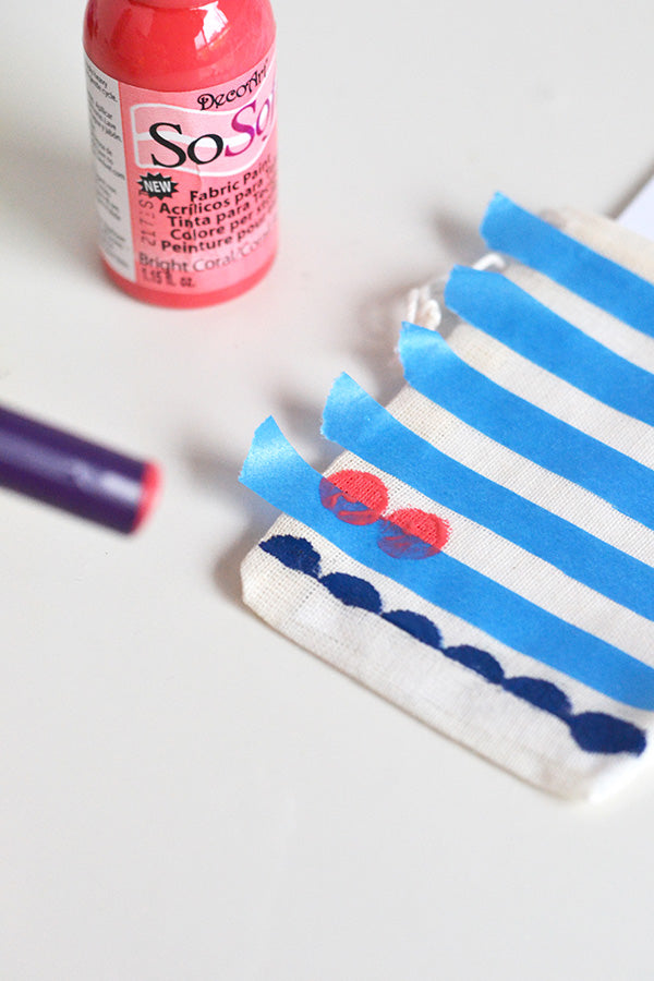 DIY scallop patterned treat bags