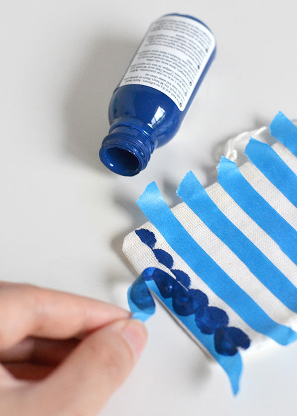 DIY scallop patterned treat bags