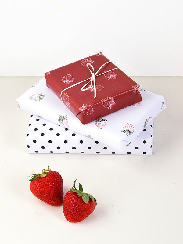 printable strawberry gift wrap