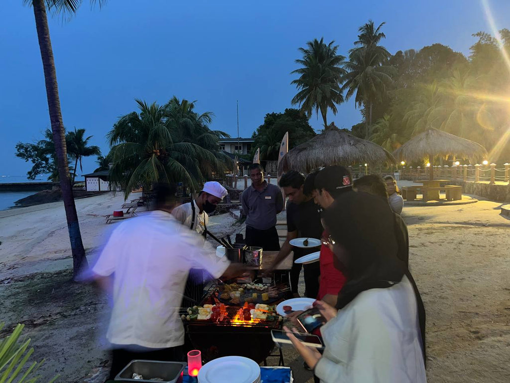 Romantic Beach Dinner 