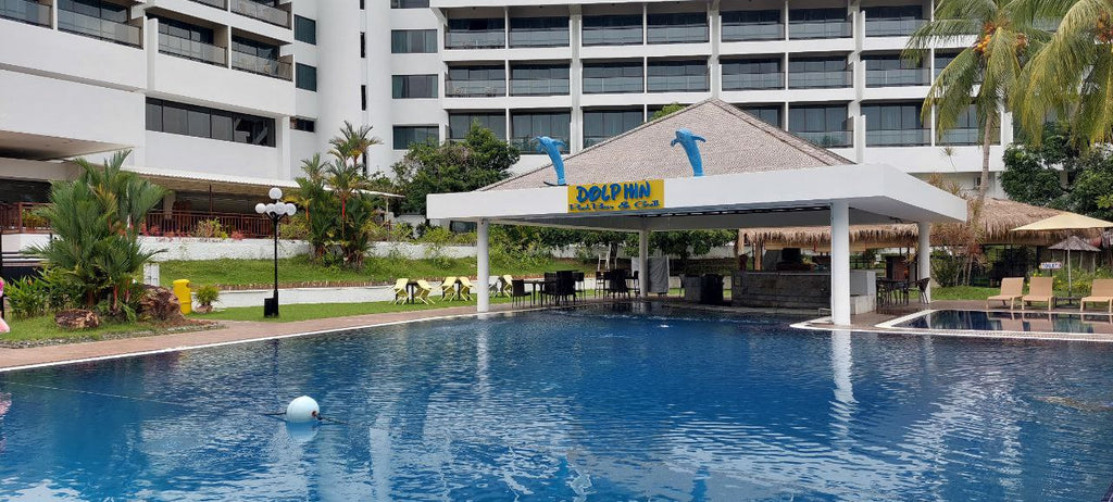 Batam View Beach Resorts Dolphin Pool Bar and Grill