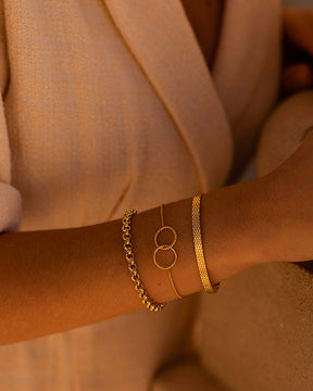 Mary gold bracelet