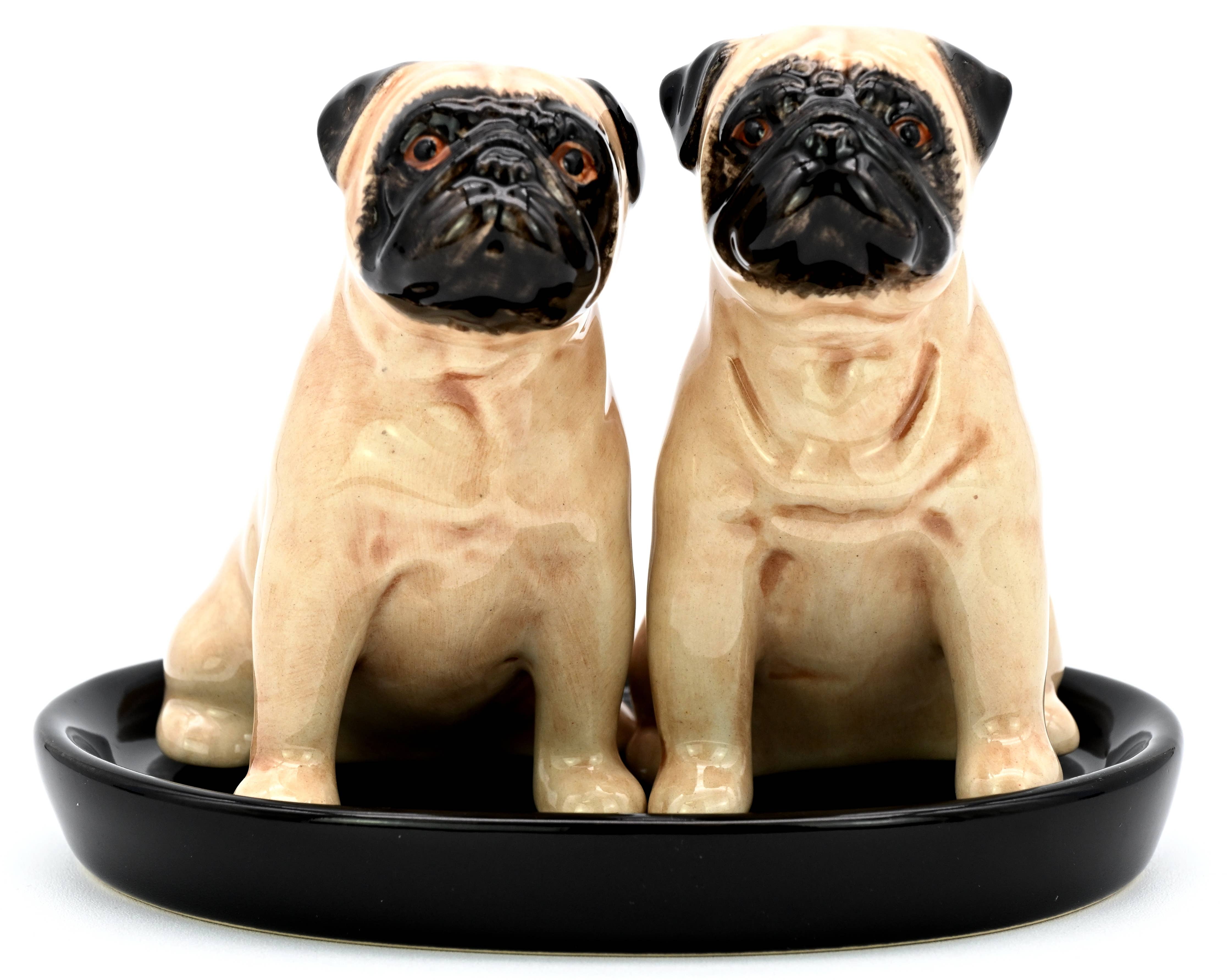 SP9114 SALT AND PEPPER SHAKER Pug and black ceramic tray
