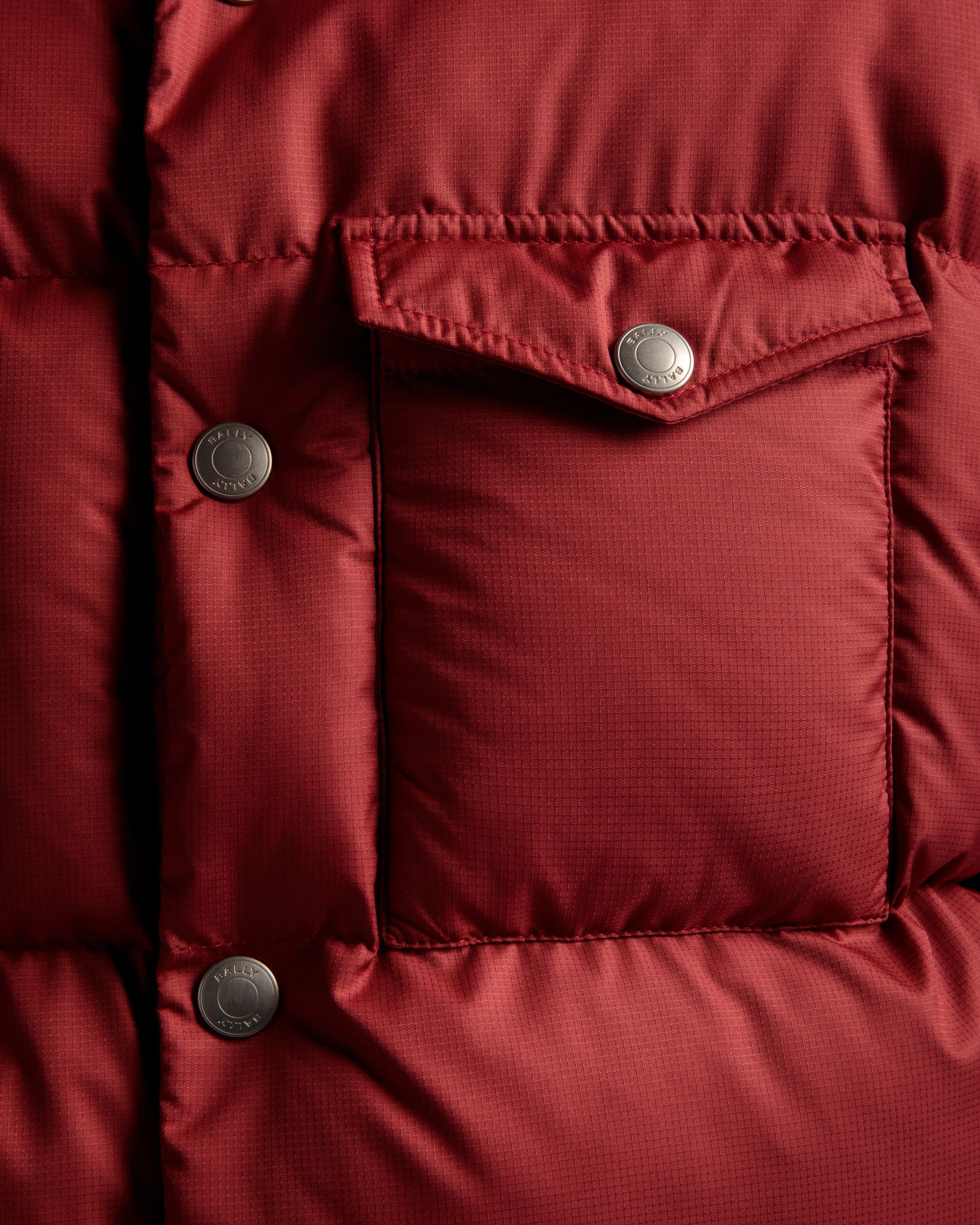 Herren-Steppweste in Rot | Bally | Model getragen Detail