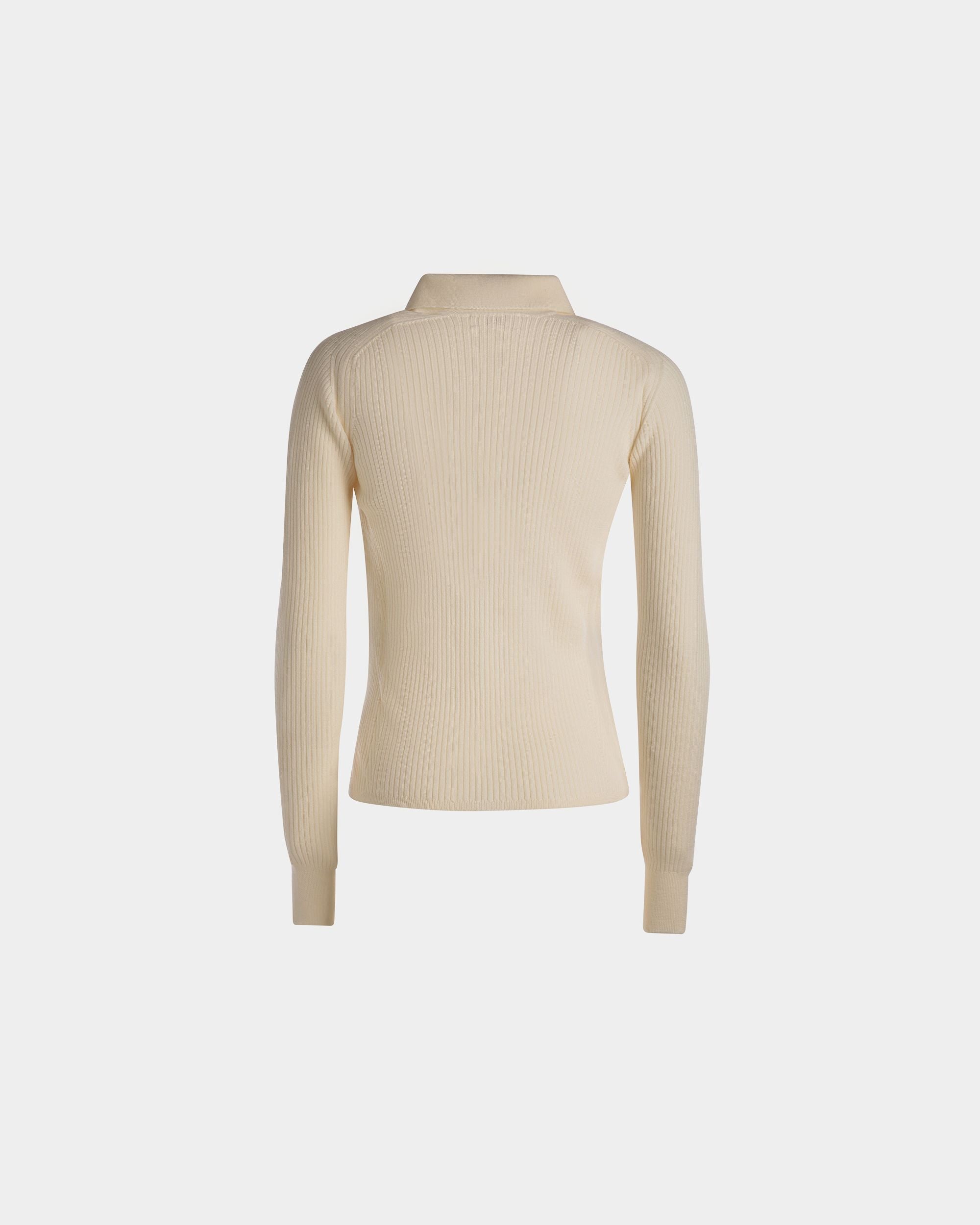 Langarm-Poloshirt | Poloshirt für Damen | Wolle in Elfenbein | Bally | Still Life Rückseite