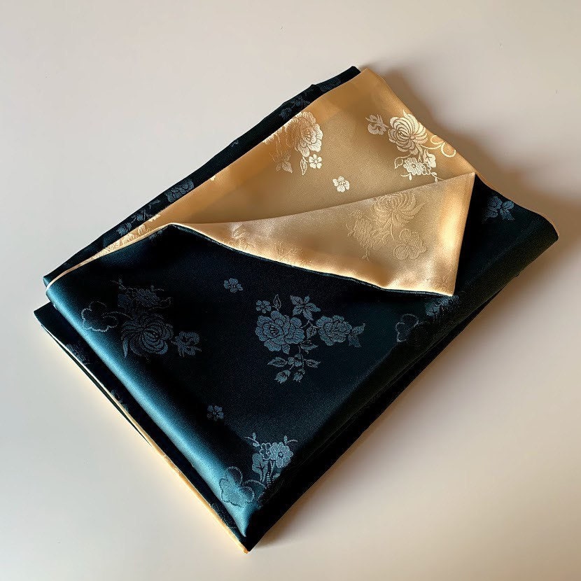 韓国の伝統的な両面絹織物 M サイズ – ArtinKo