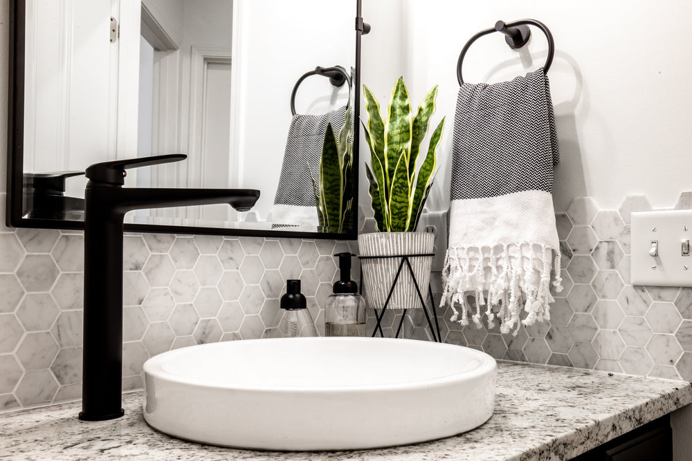 midcentury-modern-bathroom-matte-black-faucet-vanity-hera-bathware