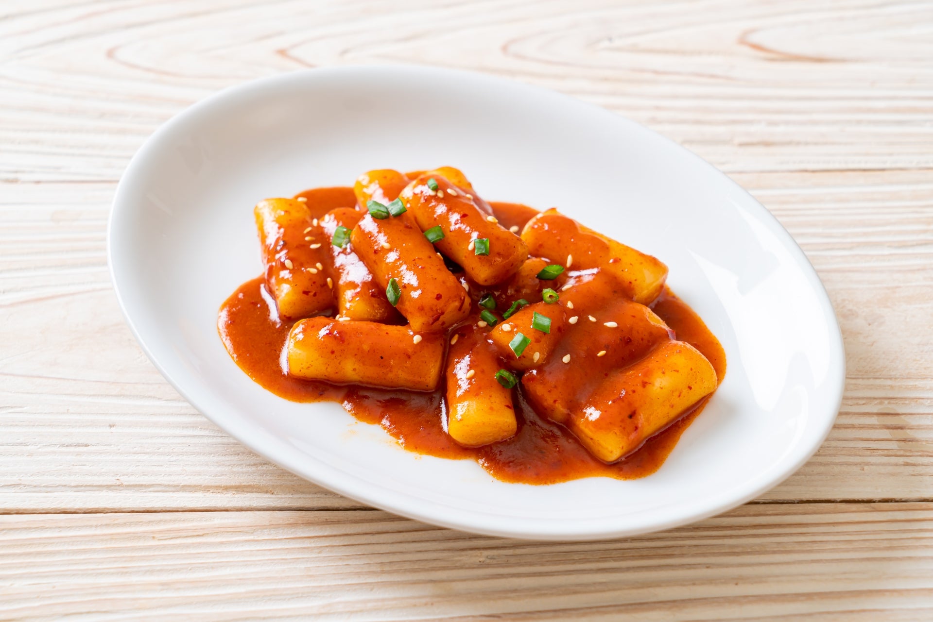 Vegan Tteokbokki 떡볶이 (Korean Spicy Rice Cakes) - eatwkriss