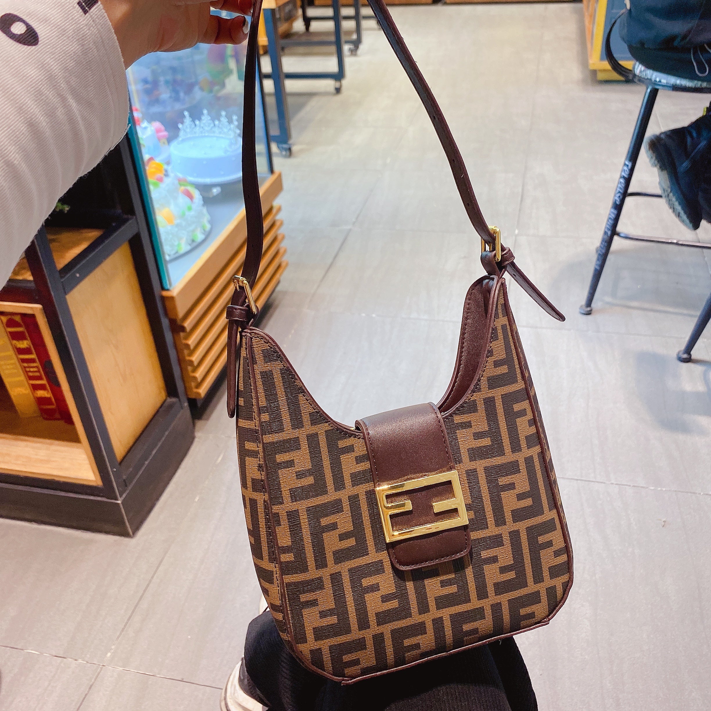 Fendi New Bag Classic Jacquard Vintage Bag Women's Leather Bag Underarm Bag Shoulder Bag Handbag