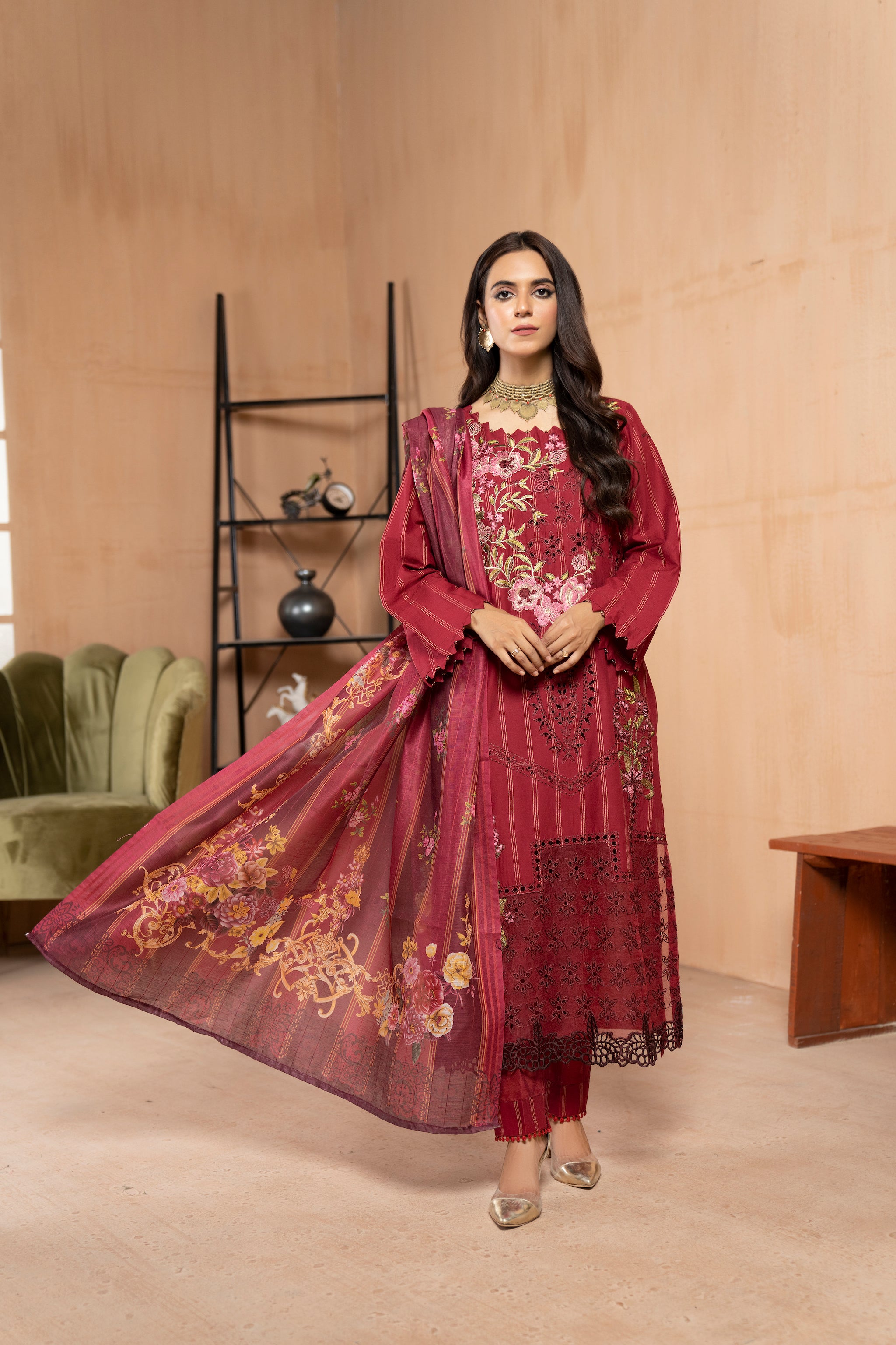 Cotton Designer Ladies Suit, Size : M, Feature : Anti-Wrinkle, Comfortable,  Dry Cleaning, Easily Washable at Rs 4,999 / Set in Agra