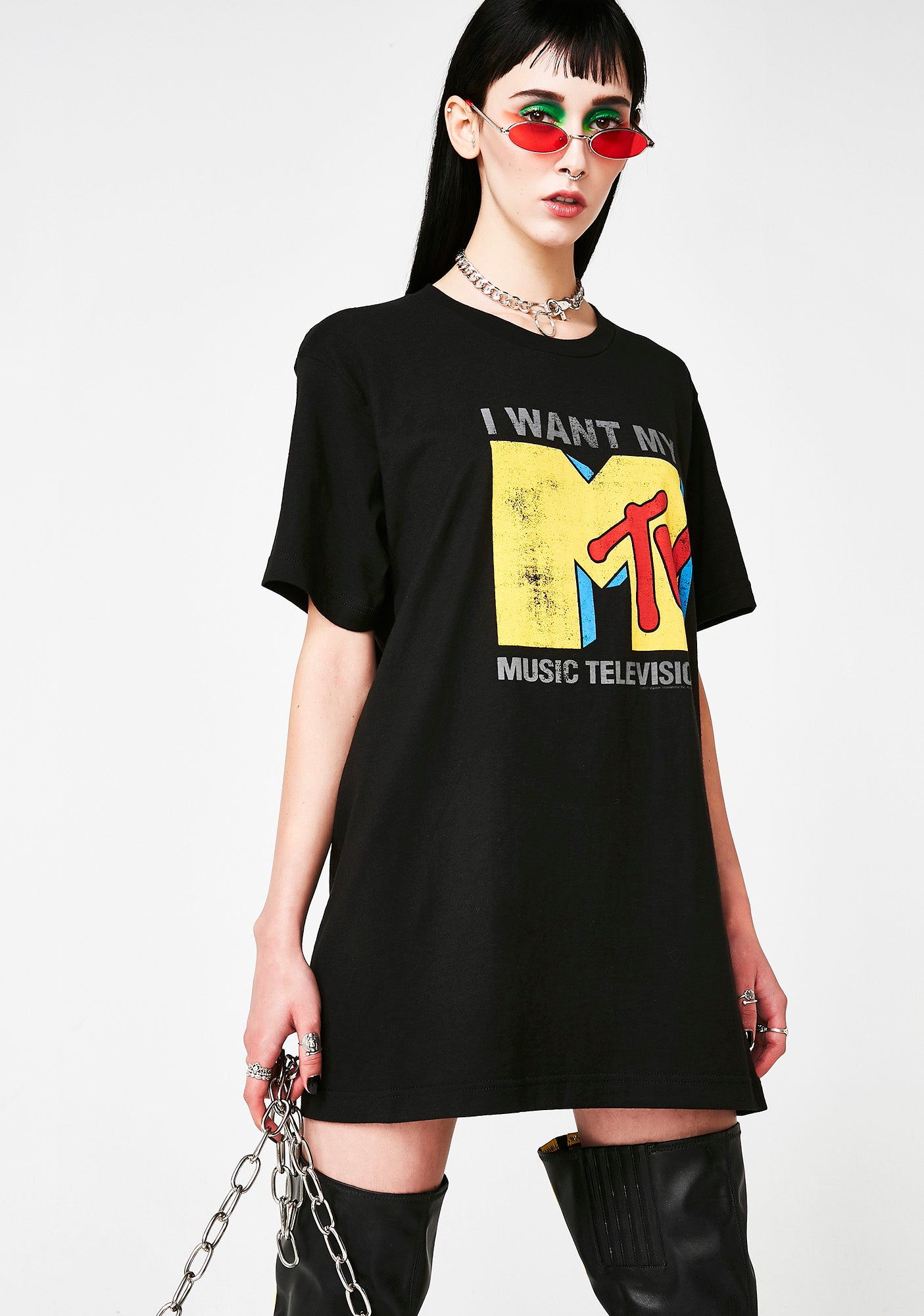 I Want My Music Graphic Tee – Dolls Kill