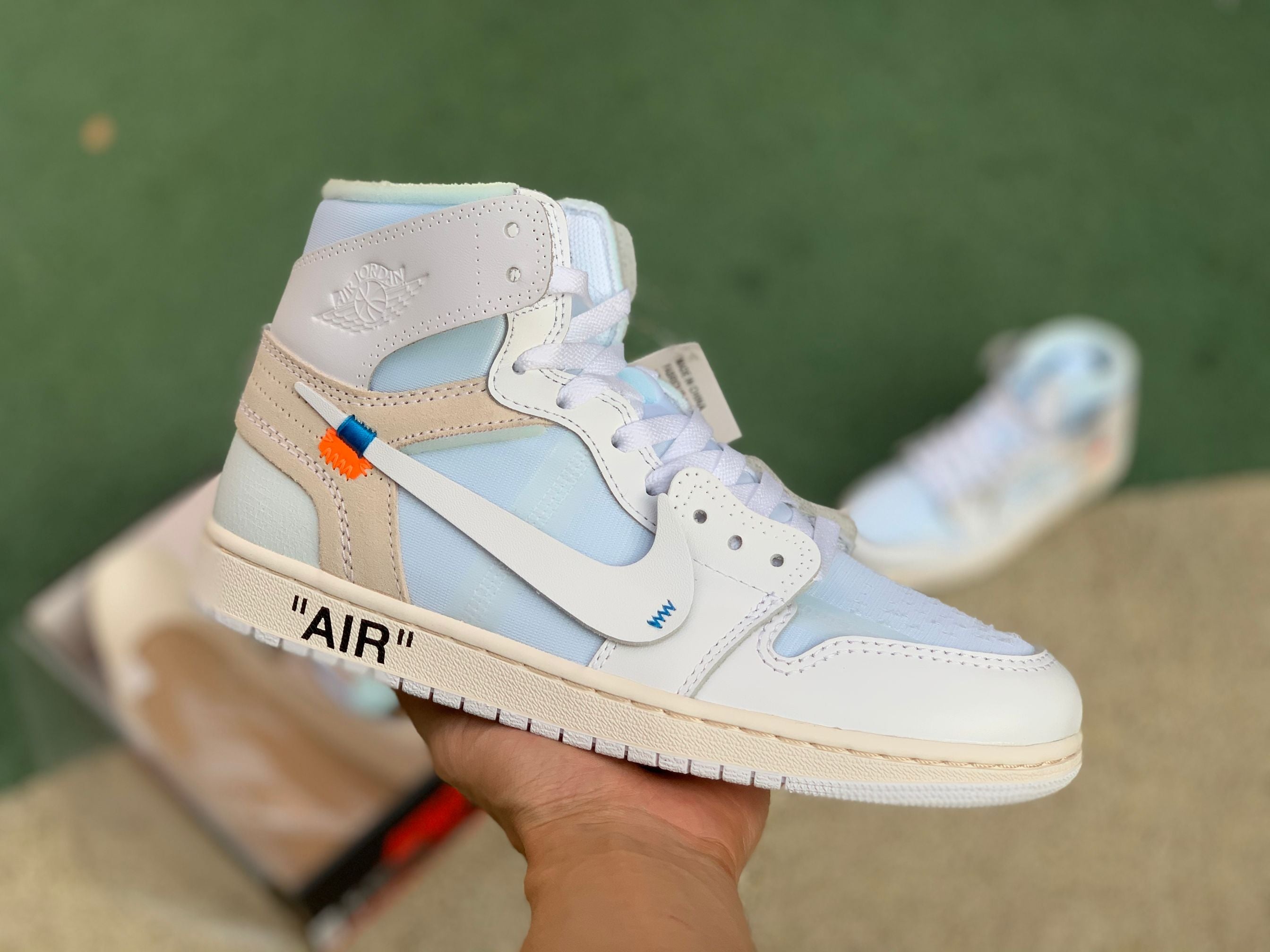 Air Jordan 1 x OW AQ0818