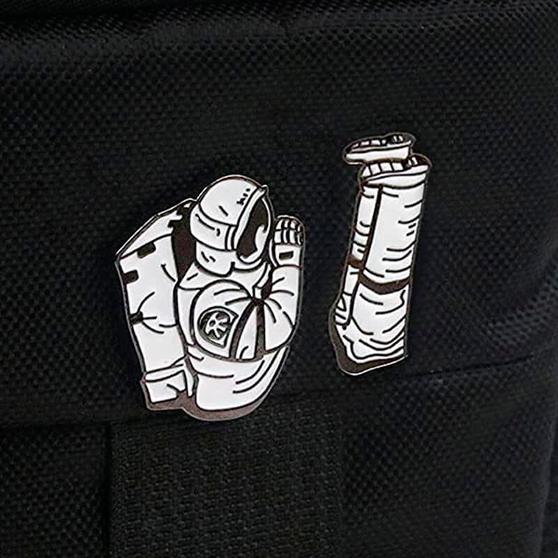 Praying Astronaut Enamel Pins Set Chainsaw Man Badge - ACS