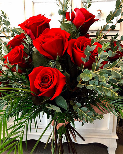 Bouquet - Roses Rouges & Eucalyptus – Rita Fleuriste St-Hyacinthe