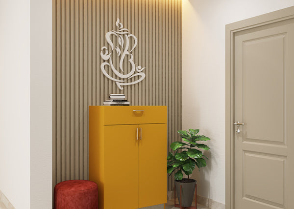 Low-budget foyer interior in a pretty yellow colour with wooden panelling