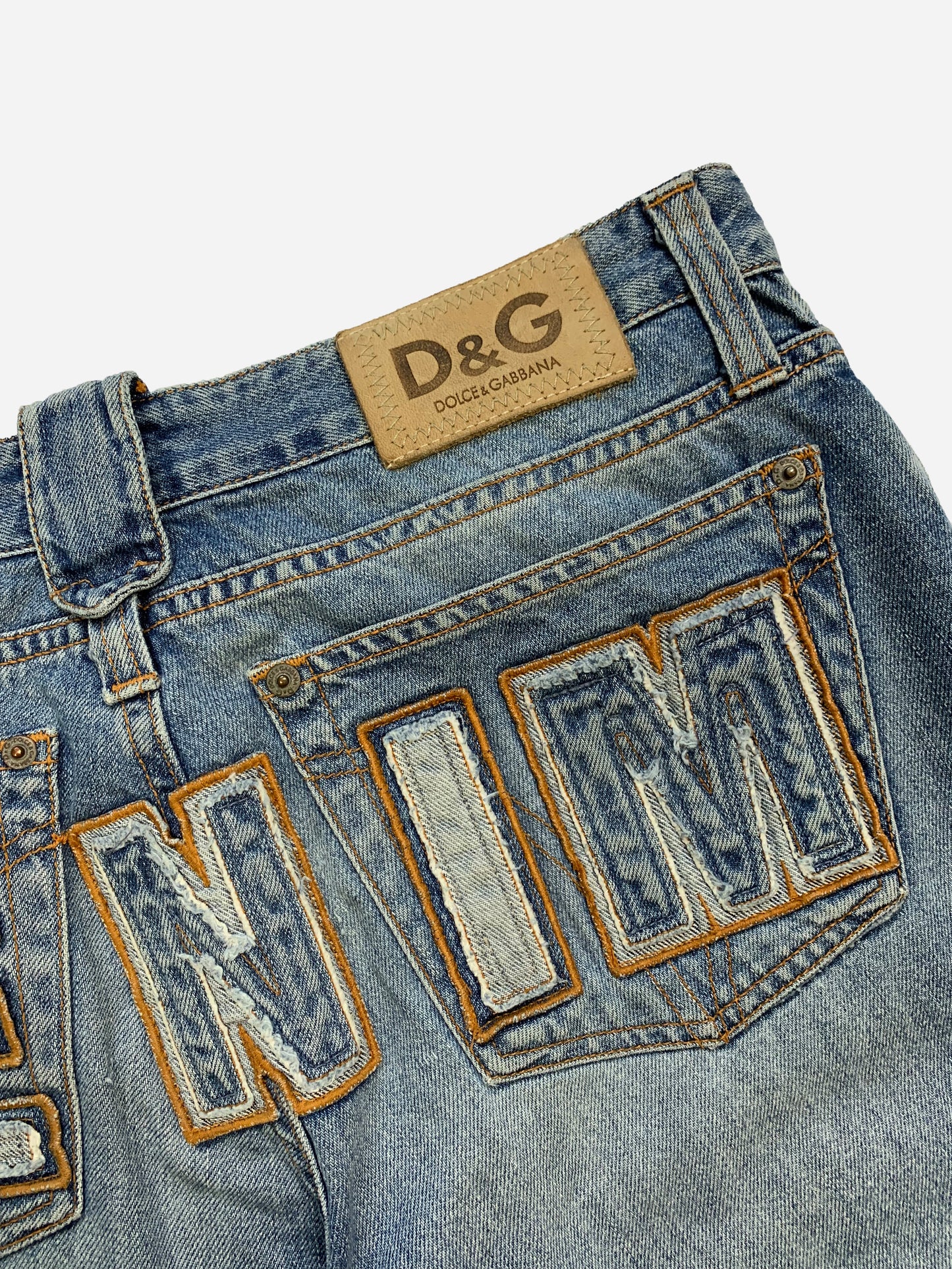 DOLCE & GABBANA 'DENIM' SPELLOUT EMBROIDERY JEANS. (33) – SEVENUES CLO.