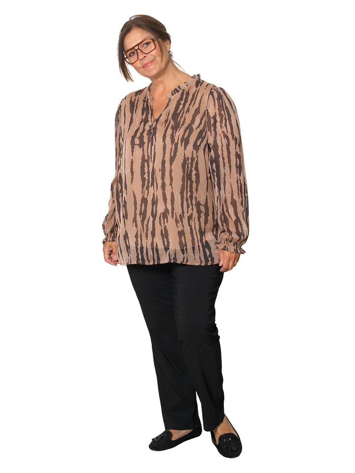 Chiffonbluse fra Zhenzi - camel