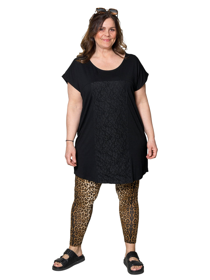 Leopard leggings, by Caroline - leopard