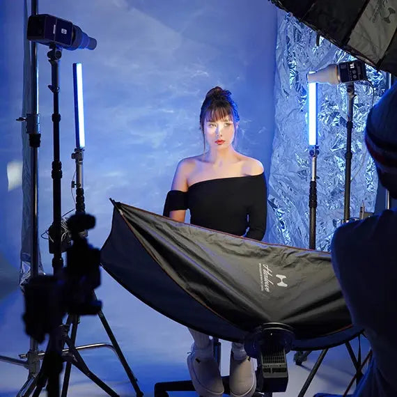 Max 80 studio lights for studio.webp__PID:f28280f7-c2f4-41c5-82ed-c93c28ac884b