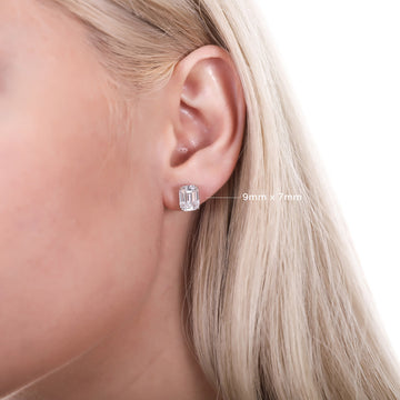 Silver earrings with a white zirconia, bezel setting and iconic cut –  Diamonfire USA