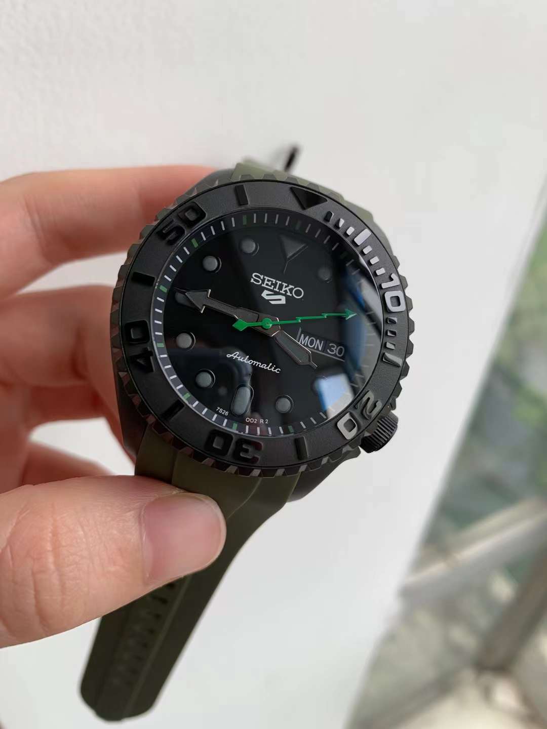 Seiko Yacht Master Mod Watch 40mm │ Black │ SKX │Green Rubber bracelet –  Watch Makeup