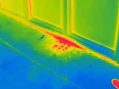 02 heat in the room sneaks through the door and detected by the thermal imager