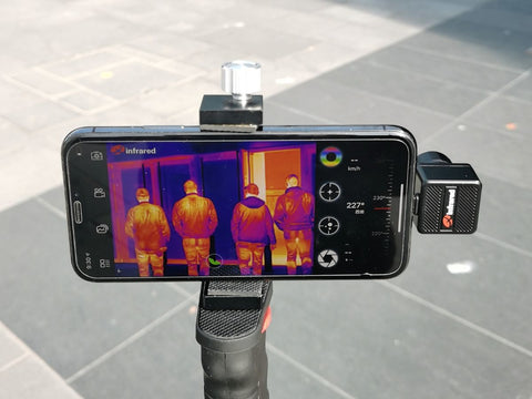 thermal camera can be plugged in smertphone