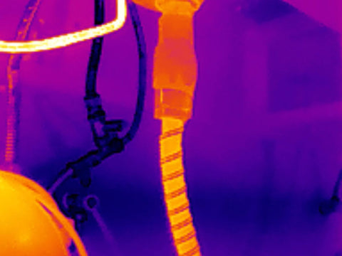 04 Checking the bathroom plumbing with thermal imager