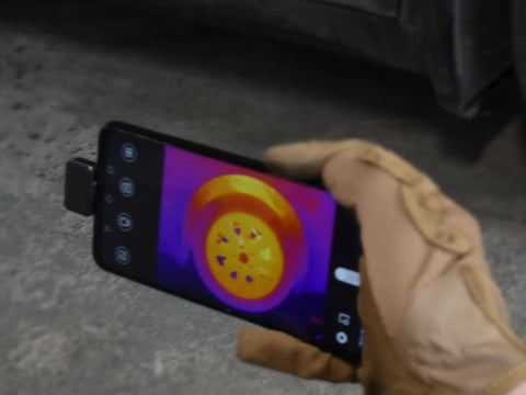 car repair with thermal camera for smartphone