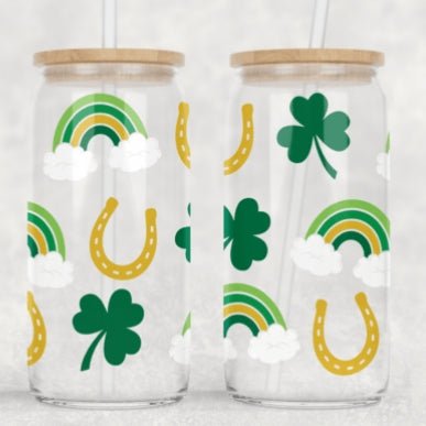https://cdn.shopify.com/s/files/1/0635/6582/4217/products/16oz-rainbow-shamrocks-st-patricks-day-iced-glass-coffee-cup-tumbler-iced-coffee-tumbler-with-bamboo-lid-and-straw-325505_600x.jpg?v=1677838661