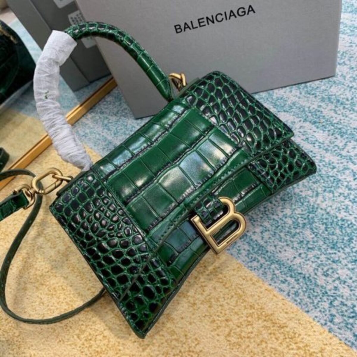 balenciaga hourglass green