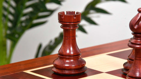 Schöne holz schachfiguren