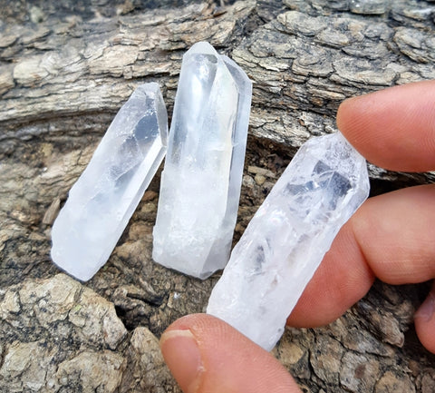 pierre pointe de quartz de madagascar