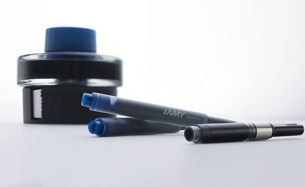 Lamy Safari Fountain Pen Sets in Various Colors (Fine nib size, 8 ink  cartridges)