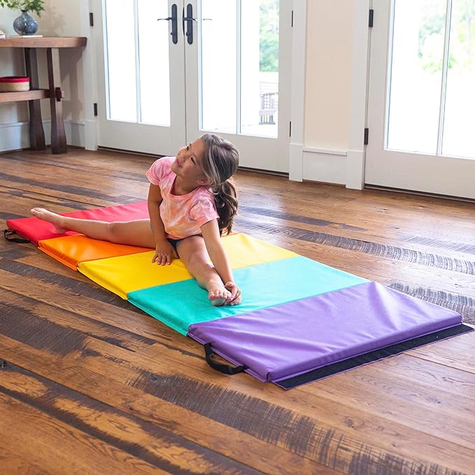 <p><strong>Effortless Maintenance:</strong> Embrace the convenience of a waterproof PU leather surface that is easy to clean. The foldable gymnastics mat's outer cover has a smooth zipper, ensuring a simple and hassle-free removal for regular upkeep.</p> <h5></h5>