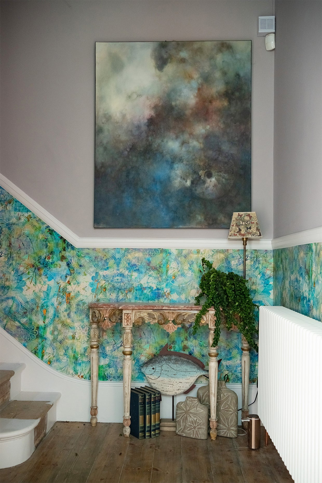 Patterned wallpaper living room, statement wallpaper, bold print wallpaper, bold print wall coverings, hallway wallpaper, mural wallpaper, 
