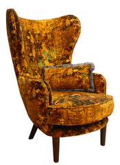 luxury velvet chair in Blackpops gold fabric