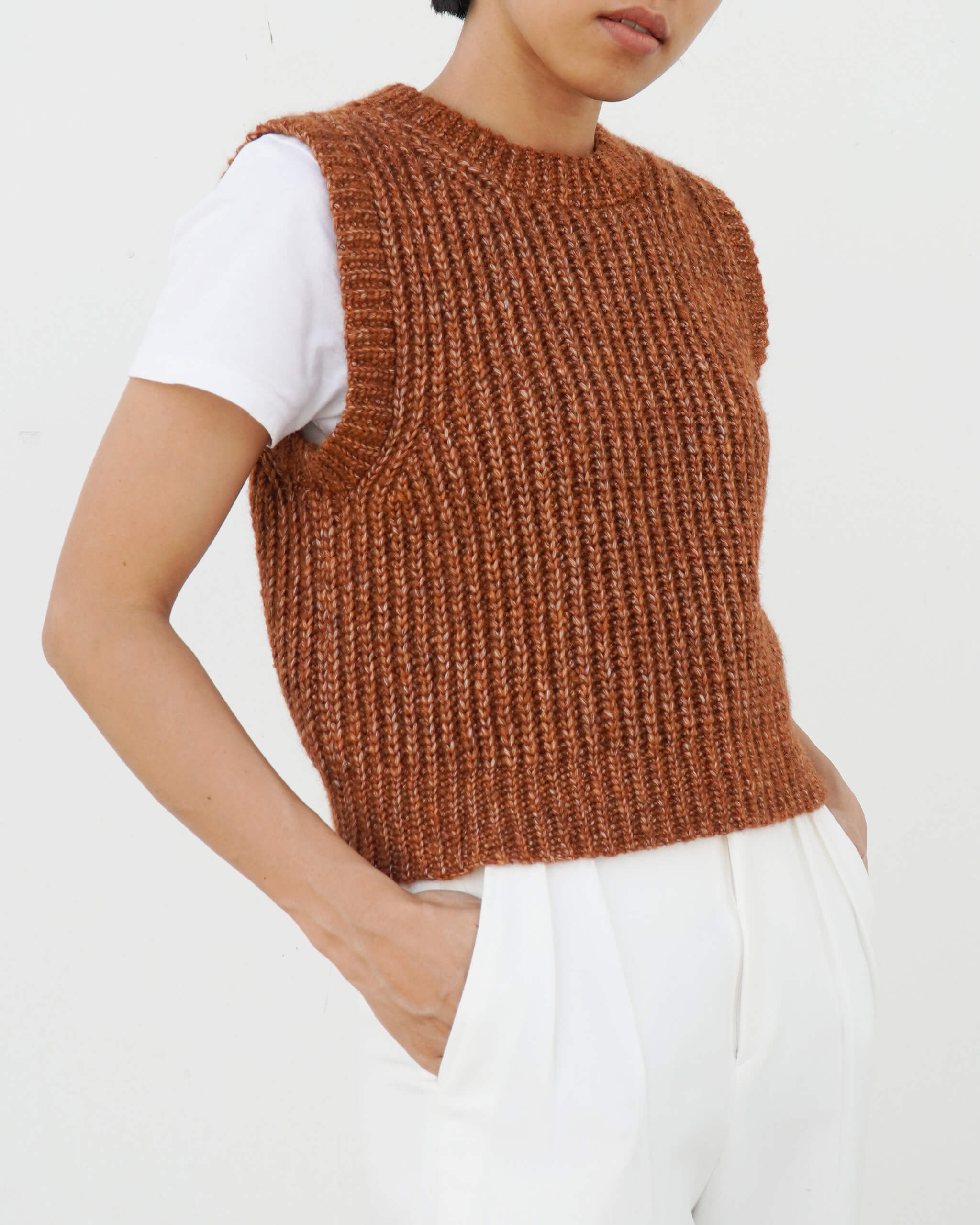 Vest No.26 | Easy crochet pattern – Daisy & Peace